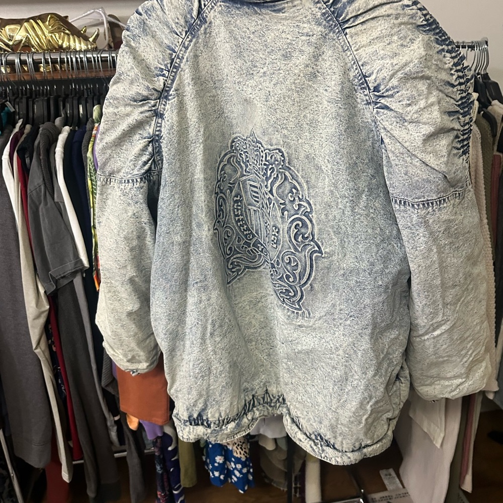 Vintage Acid Wash Women's Puffer Jacket - Picture 6 of 8